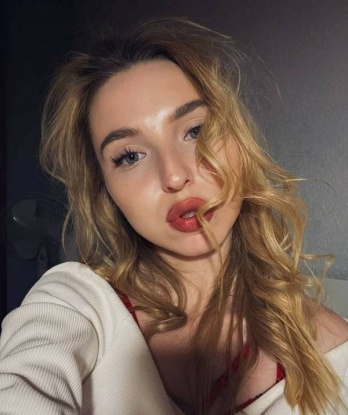 Людмила, 22 года, 2 размер груди